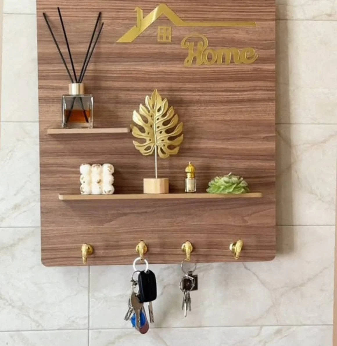 لوحة ديكور خشبية لتغطية عداد الكهرباء بتصميم أنيق