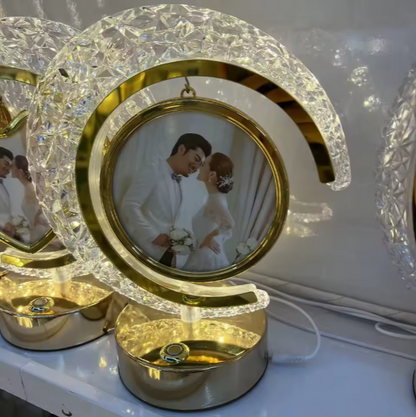 "مصباح كريستالي فاخر بصورتك الخاصة – هدية رومانسية مضيئة