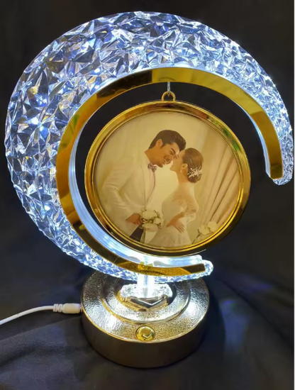 "مصباح كريستالي فاخر بصورتك الخاصة – هدية رومانسية مضيئة