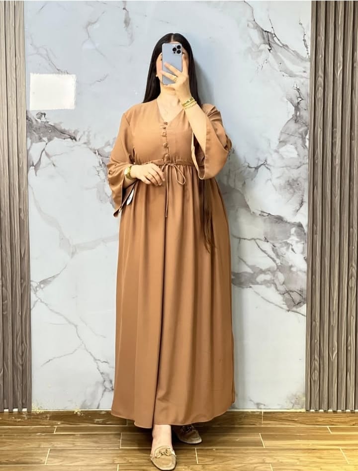 Robe élégante caramel