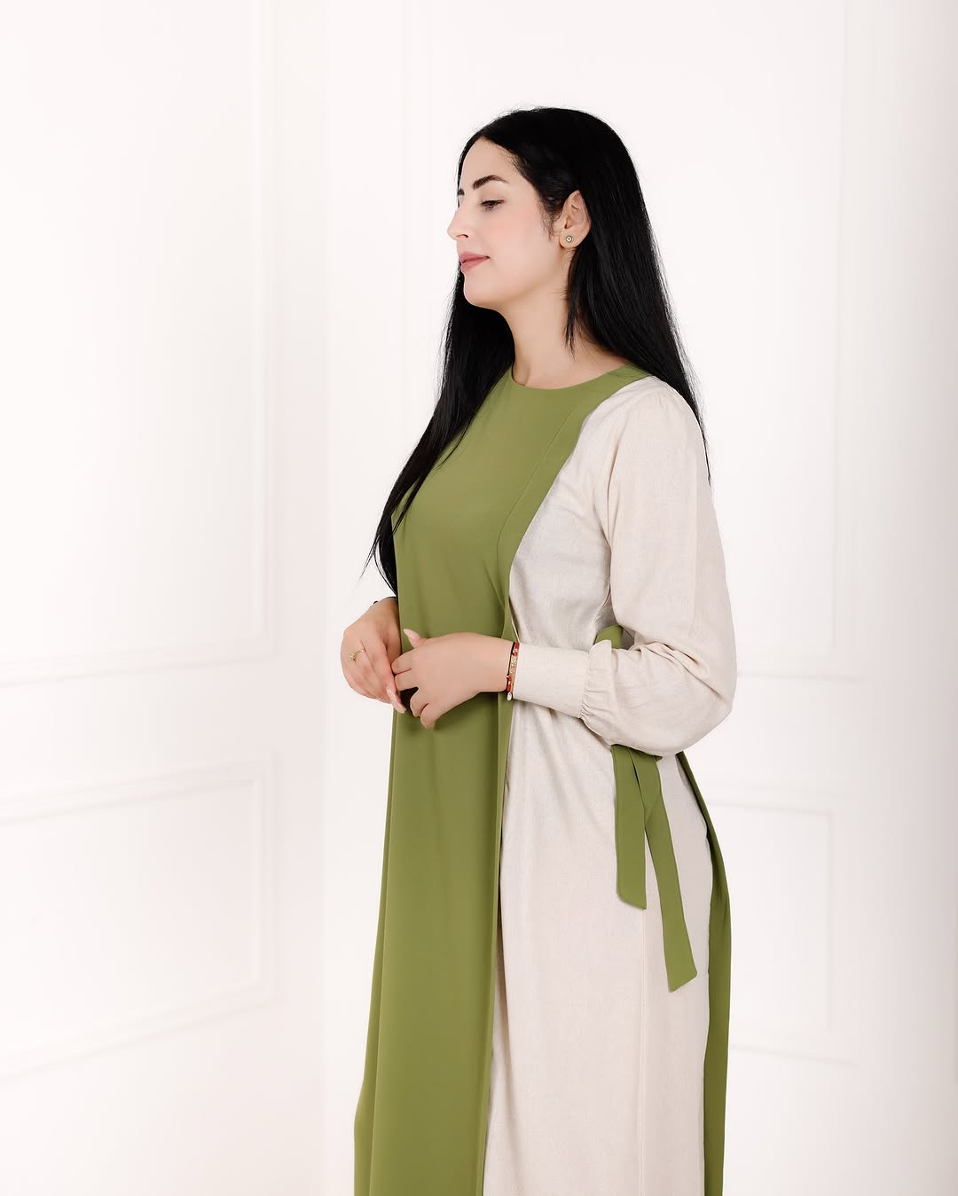 Robe Moderne Bicolore – Élégance et Confort au Quotidien
