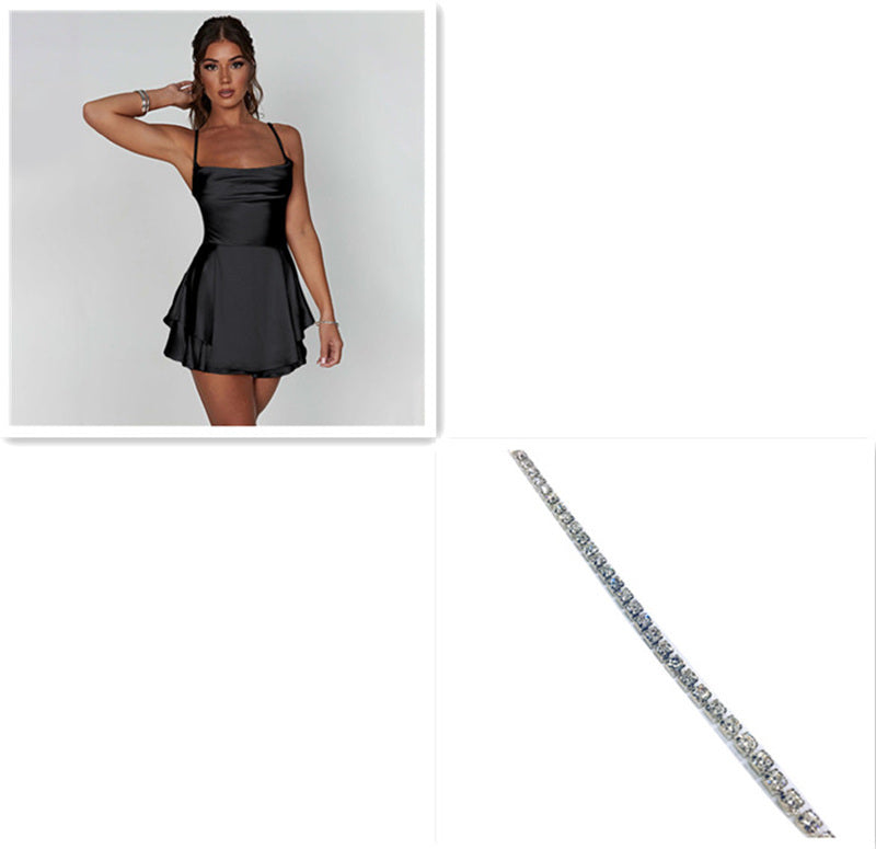Robe courte satinée dos nu – Élégante et tendance pour soirées